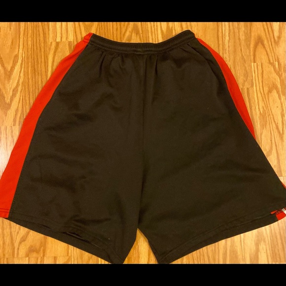 Nike BEAVERS Shorts - Picture 2 of 3